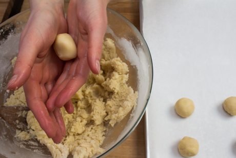 chinese-almond-cookies