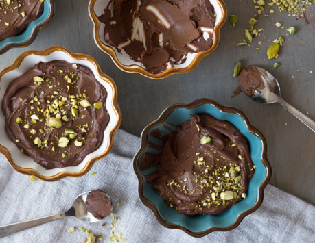 Mousse végétalienne au chocolat, avocat et tofu soyeux