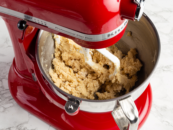 Pâte à biscuits bien mélangée