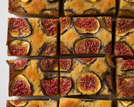 Carrés amandes et figues découpés