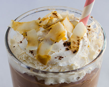 Lait frappé au chocolat et à  la noix de coco