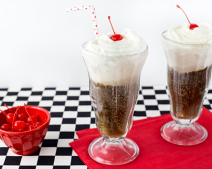 Île flottante à la racinette maison (Root beer float)