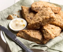 Scones aux pacanes et cinq-épices