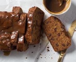 Casserole de glaçage cassonade et café avec pain dessert glacé