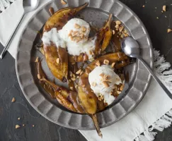 Bananes grillées avec caramel au beurre d’arachide