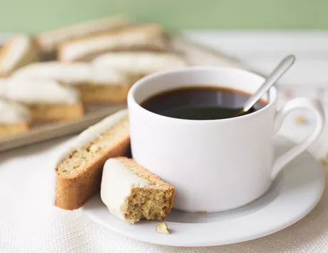 Biscottis à l’orange, cardamome et chocolat blanc